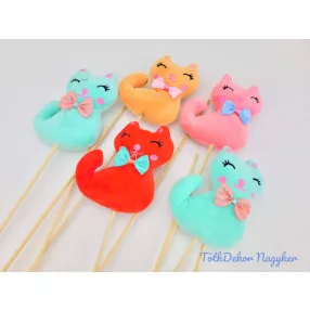 Ülő cica plüss pálcás mix 10db/cs