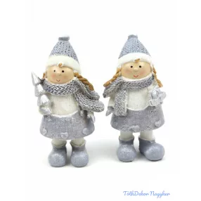 Kötött sálas kislány figura