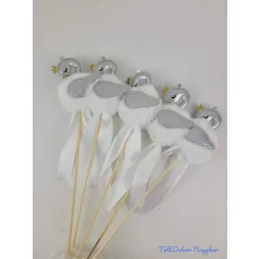 Szőrös koronás hattyú figura