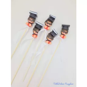 Kalapos moncsicsi pálcás figura