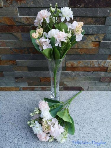 Vegyes hortenzia dália 5 ágú selyemvirág csokor díszítőkkel 30 cm - Fehér-Babarózsaszín