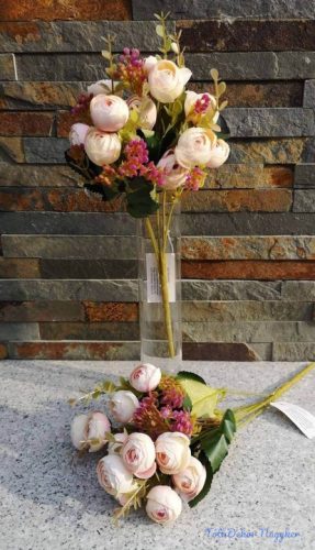 Boglárka aprófejű 5 ágú selyemvirág csokor díszítőkkel 28 cm - Halvány Rózsaszín