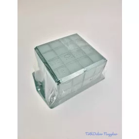 Kocka tűzőhabos csokortartó sima talppal 11x11cm