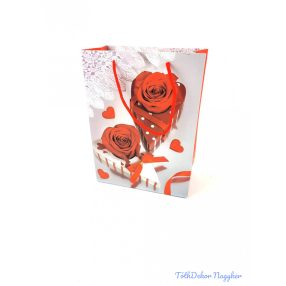 Ajándéktáska 24x18x9 cm - Szív mintás 3 A