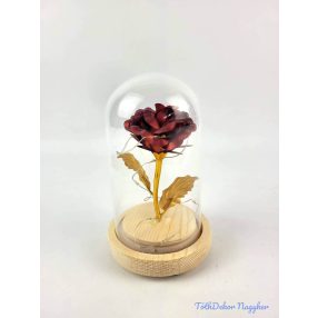   LED-es fémrózsa fatalpas üvegbúrában 8,5x14 cm - Vörös