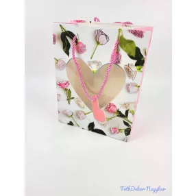 Ajándéktáska 18x23x10 cm - Szív ablakos B