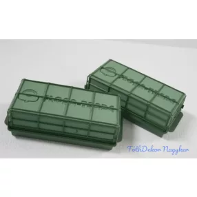 Rácsos zöld tál egész tűzőhab téglával 23x11x7,7cm