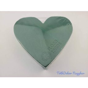 Tűzőhab szív forma fa alapon - Teli 20 cm