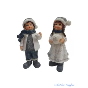 Kék sálas téli figura hógolyóval