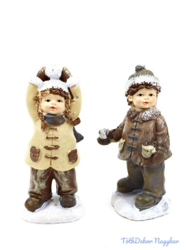 Hógolyózó téli gyerek figura 13,5cm