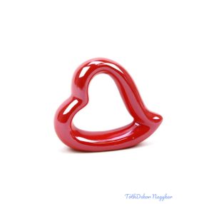 Kerámia lyukas piros szív álló 6x7x2cm