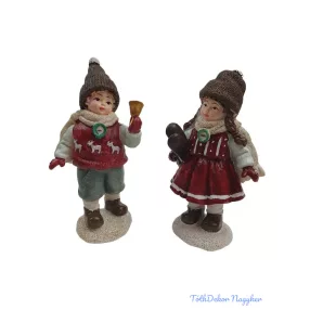 Bordó ruhás téli figura