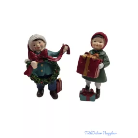 Karácsonyi ajándékkal fiú-lány 12 cm