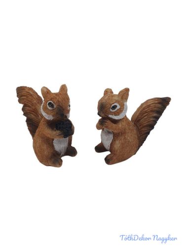 Fehér hasú mókus figura