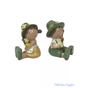 Sárga-zöld ruhás kertész figura