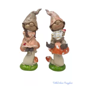 Nagy orrú manó figura gombán