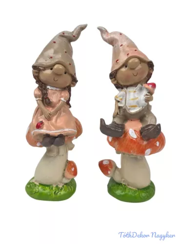 Nagy orrú manó figura gombán