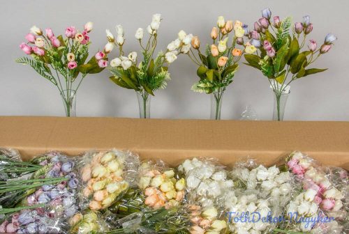 Apró fejű bimbós rózsa 18 mix fejes selyemvirág csokor 31 cm