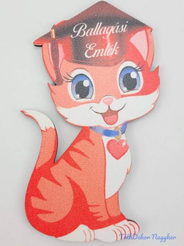 Vörös nagy cica tábla ballagó kalapban - Feliratos