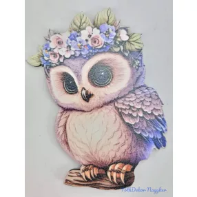 Bagoly tábla virágkoszorúval a fején